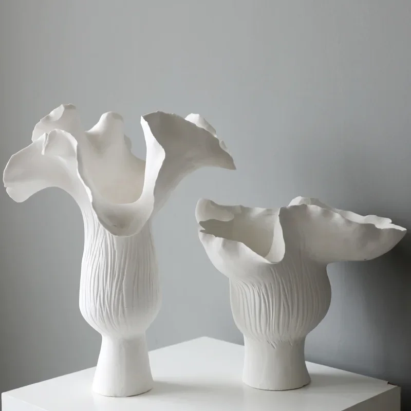 Ceramic Vase White Handicraft in The Shape of Irregular Flower Buds Flower Vase Floral Arrangement Accessories Home Decoration
