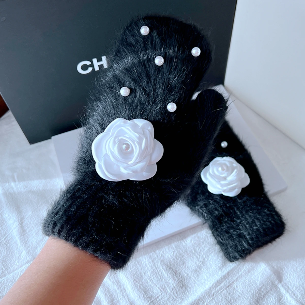 Winter Gloves For Women Brand Flowe Rabbit Hair Full Finger Gloves Double Layer Soft Warm Knitted gloves Winter Mittens guantes