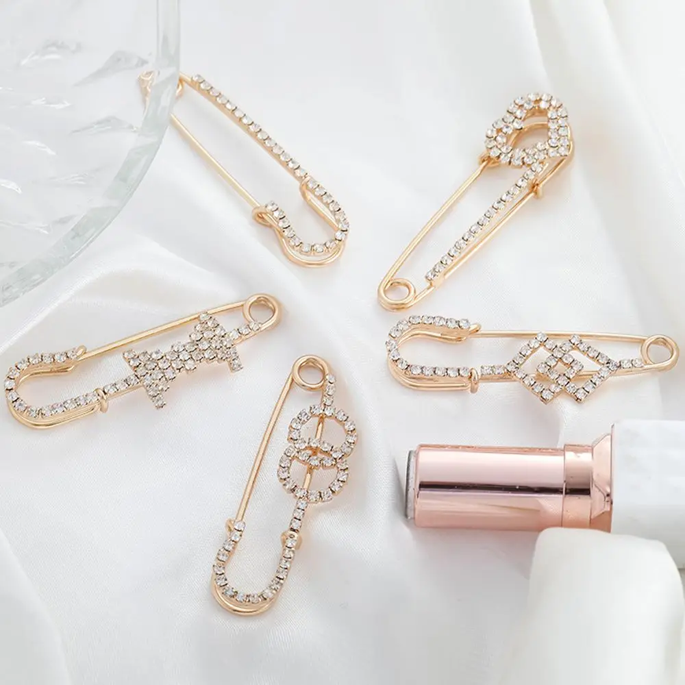 

Buckle Large Safety Pins Rhinestone Party Jewelry Sweater Pants Pin Women Brooch Tightening Waistband Pin Korean Buckle Pin