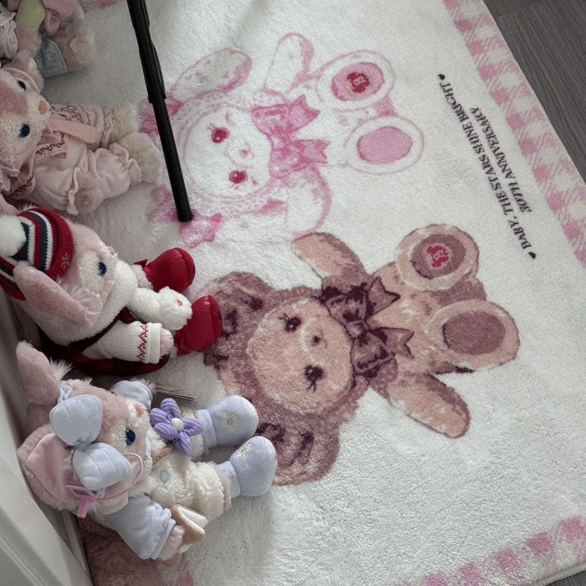

Ковер с кроликом и медведем для спальни Ins Sle Cry Sweet Lolita, наряд для фотофона, зеркальный коврик, домашний коврик для ног, удобная мягкая ткань