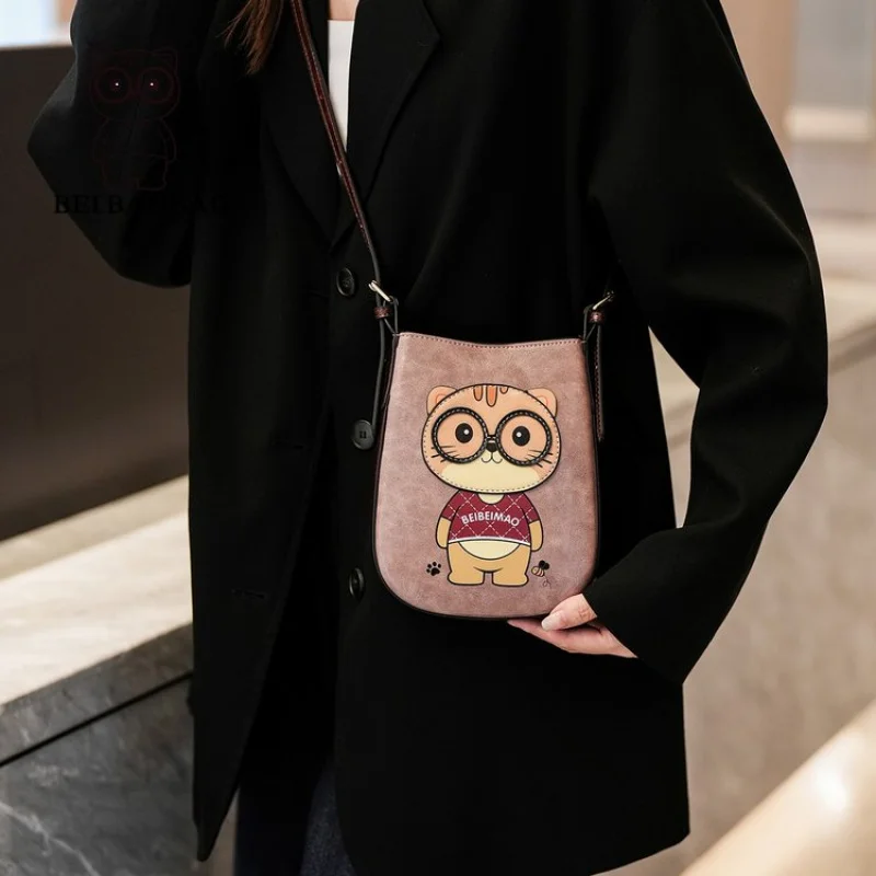 

Popular Ladies Messenger Bag Crafted From Genuine Leather Elegant Shoulder Carry For Daily Use