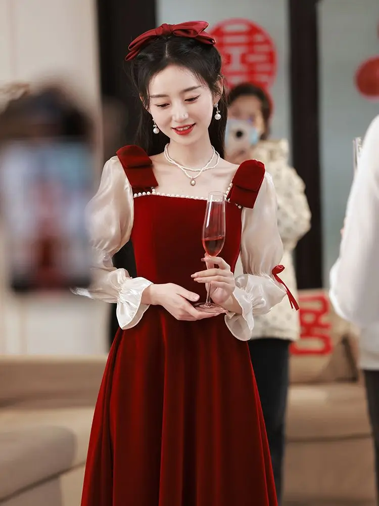 2024 New Chic Elegant Annual Meeting Red Dress Fashion Women Fashion Square Neck French Design Long Velvet Dresses Vestidos