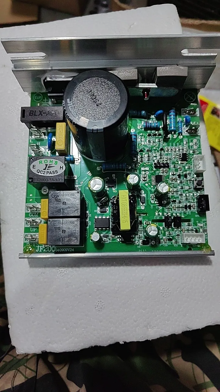 

Контроллер двигателя постоянного тока для беговой дорожки 220В