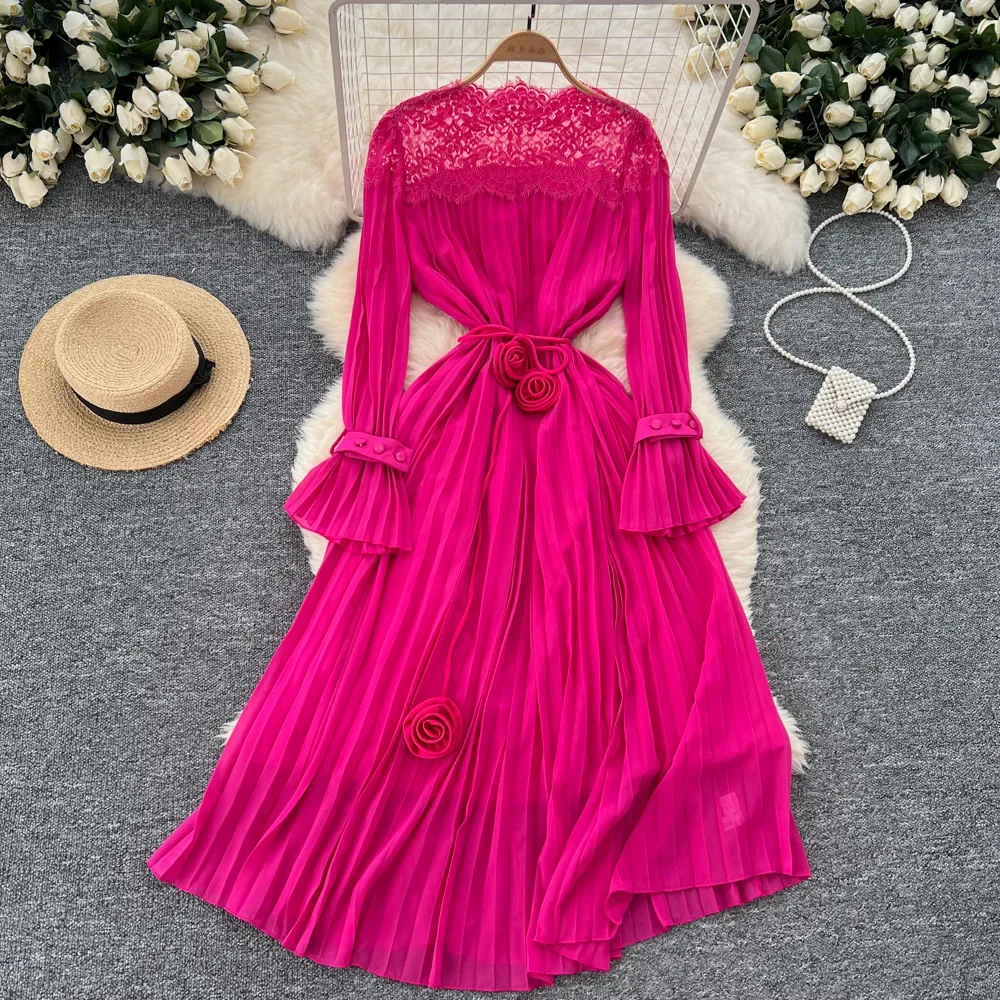 

2025 New High-end Romantic Temperament Elegant Dress Women's Autumn New Strap Waist Lace Splicing Horn Sleeve Pleated Dress