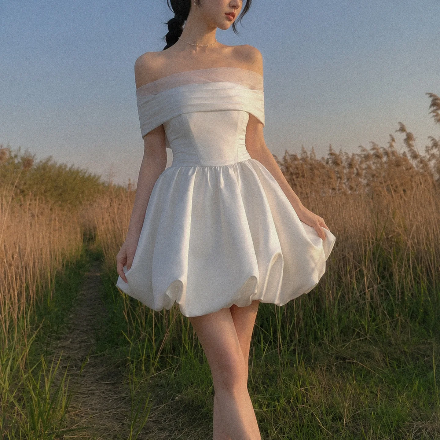 abito-mini-bianco-in-raso-con-spalle-scoperte-e-orlo-a-bolla-per-donna-elegante-per-cocktail-party-matrimoni-fidanzamenti-compleanni-homecoming-vestito