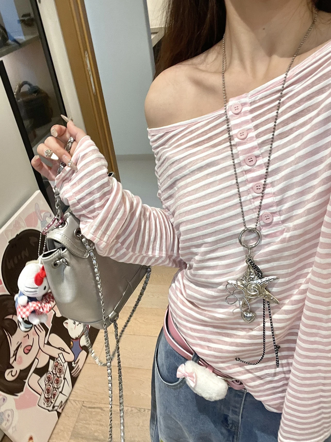 

Summer Thin Sun Protection Long Sve T-irt Women's Bla White Stripes Asymmetrical oulder Bared Lace Cover up Top