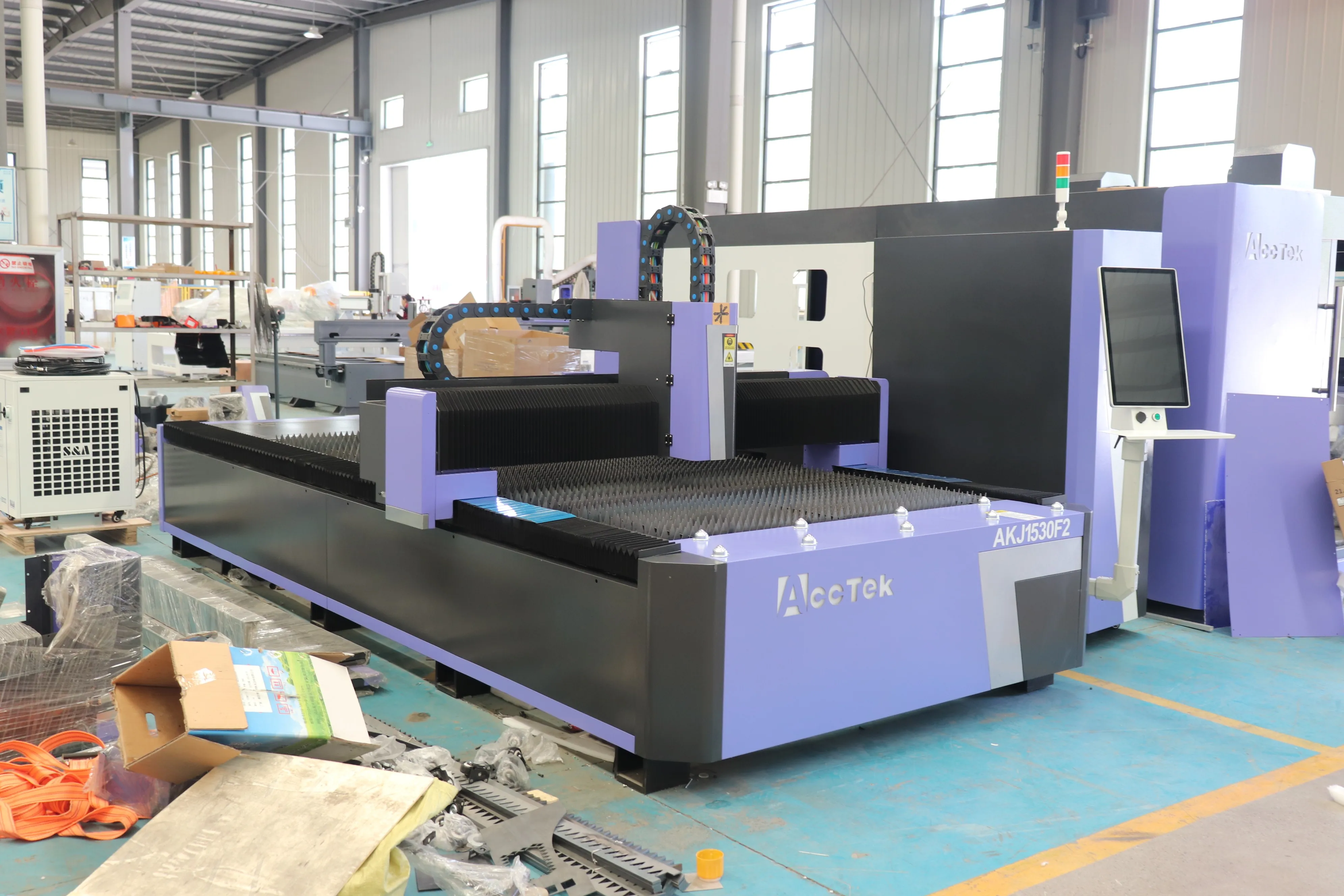 2000w 3000w 4000w 6000w Fiber Laser Cutting Machine 3015 Single Table For Metal Shee