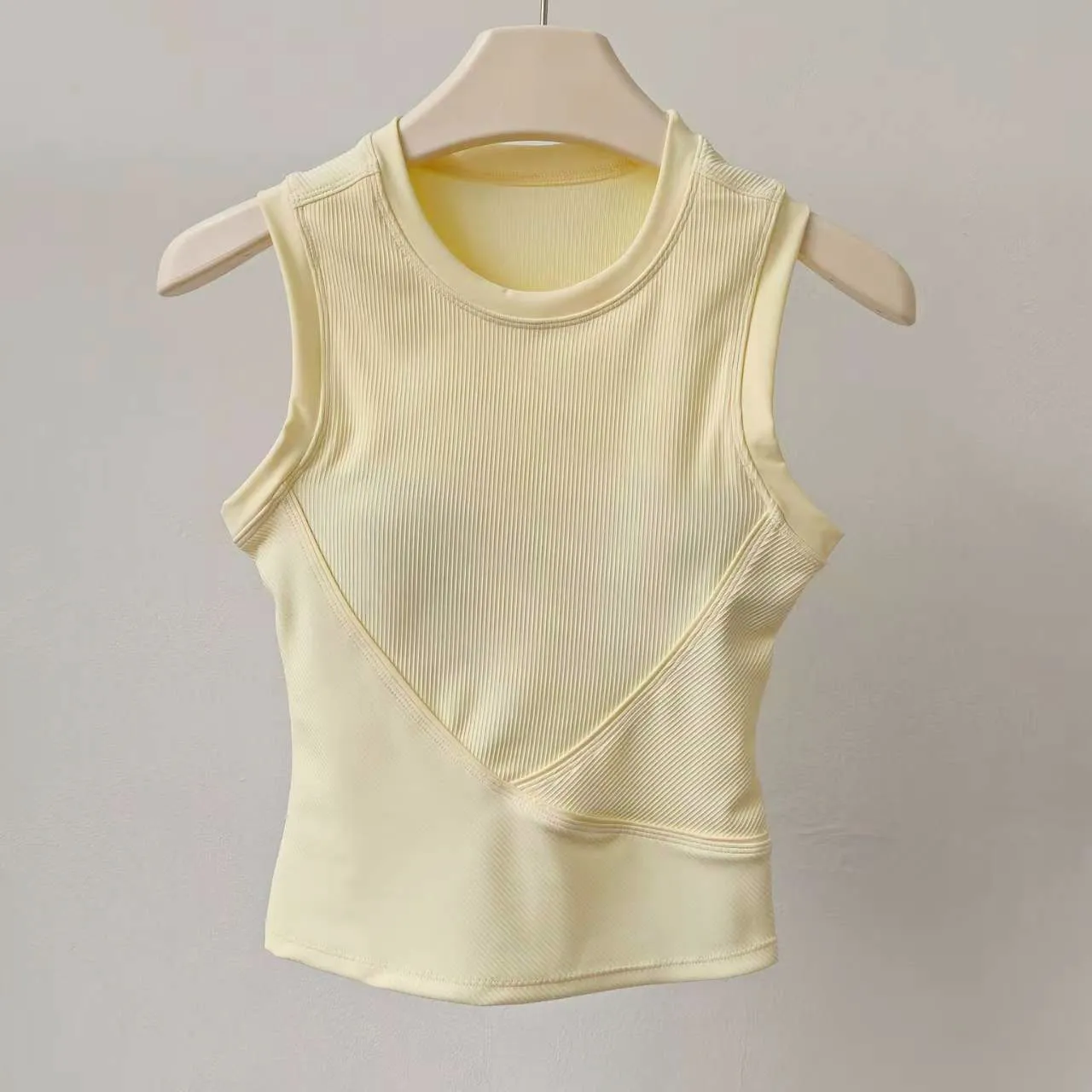 Yoga-Bekleidung Damen Ärmelloses Sport-Top Oberbekleidung Eng Anliegender Schnelltrocknender BH Fitness-Bekleidung Kurzärmeliges Lauf-Top mit Brustpolster – Detail 3