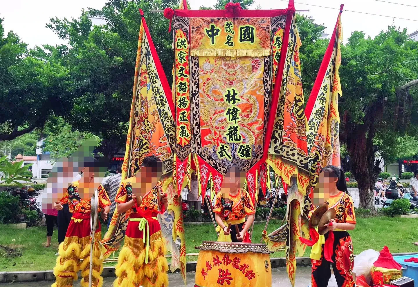 120cm* 80cm Lion Dance 3 pcs Flag  double-layer satin 2 triangle 1 rectangle Banner Ceremony Banner DecorDoor Festival Carnival
