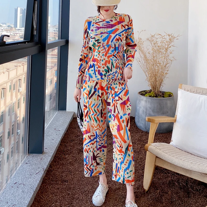 

HOT SELLING Miyake fold fashion word long sleeve o-neck T-shirts + Wide-legged pants Geometry print two-piece suit IN STOCK