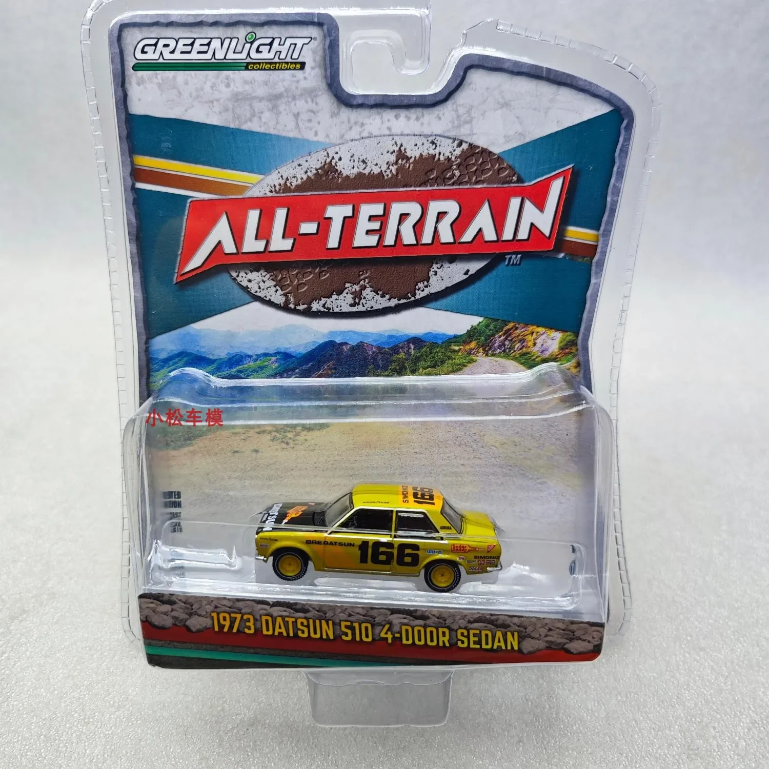 

Зеленый свет 1:64 1973, Datsun Datsun 510, четырехдверный седан, модели автомобилей из сплава, коллекционные предметы, детские подарочные игрушки, мод автомобиля из сплава