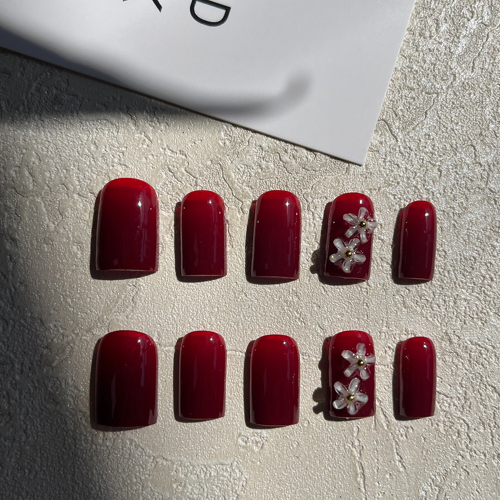 Handmade Short Squoval Press On Nails Wine Red Fake Nails 3D Transparent White Flower Decor Reusable Glue On False Nails 10Pcs