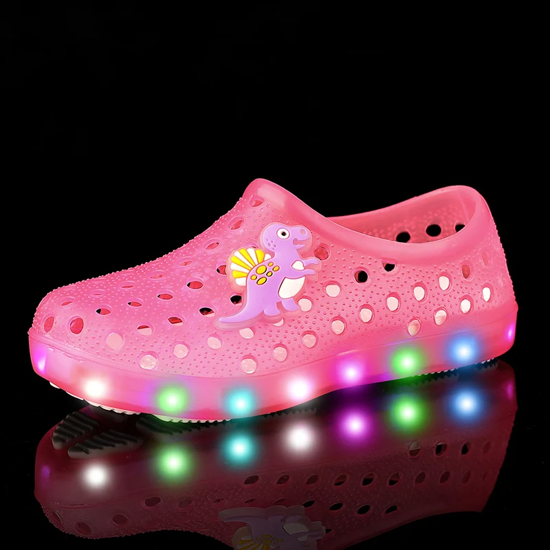

Boys' Dinosaur LED Light Up Clogs 2026 Summer Breathable Jelly Shoes Kids Glowing Beach Sandals Wading Breathable kids shoes