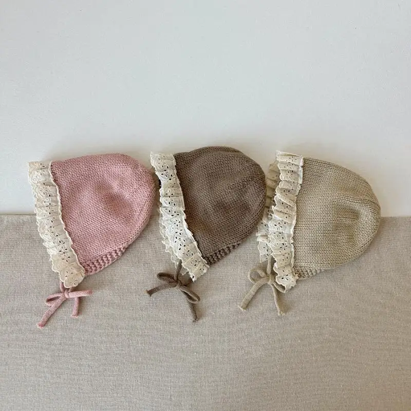 Child's Outdoor Wool Hat, Baby Girls and Boys Lace Ruffled Cap, Warm Knitted Princess Style for Autumn Winter with Ear Guard.