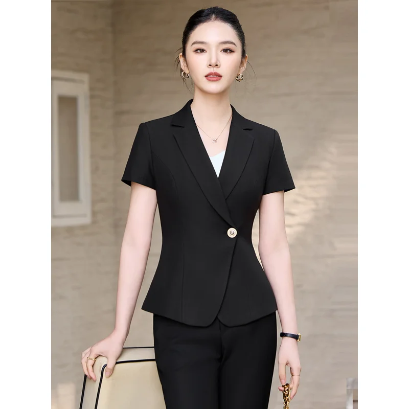 

Профессиональный женский костюм с коротким рукавом для собеседований, лето 2026. Элегантный деловой пиджак для ресепшн, ювелирных магазинов и отелей.