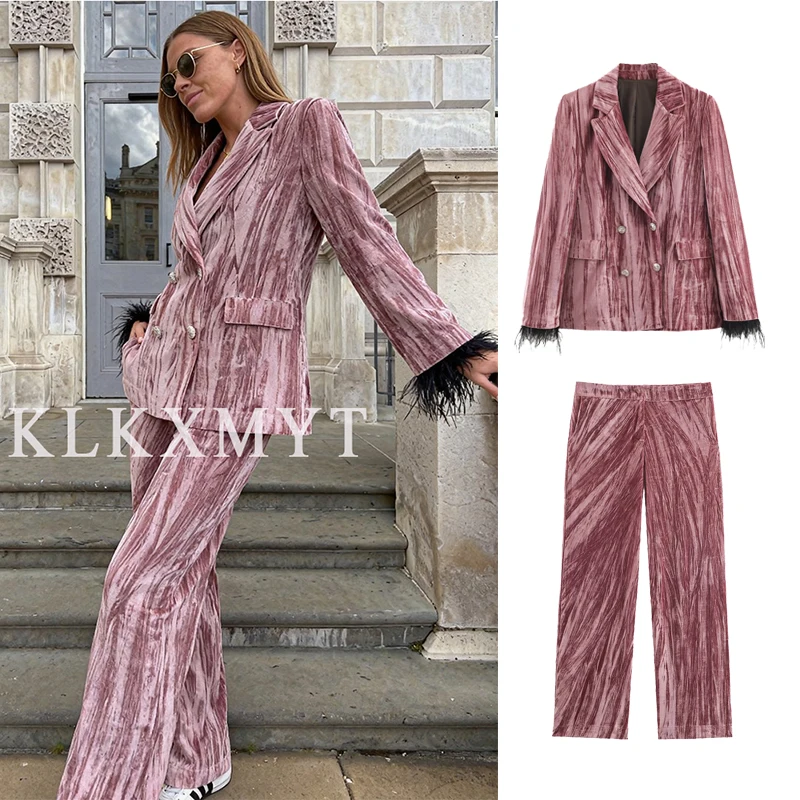 

Женский бархатный костюм, новинка 2025, костюм с украшением из перьев, топ на пуговицах с длинными рукавами + брюки для отдыха, комплект из двух предметов, женский однотонный костюм