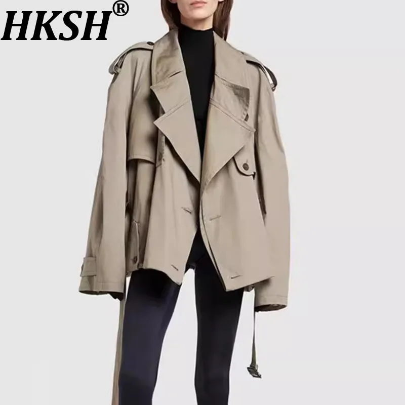 

HKSH Spring Autumn New Women Short Trench Coat Turn-down Collar Double Breasted Sashes Tide High Street Chic Windbreaker HK11266