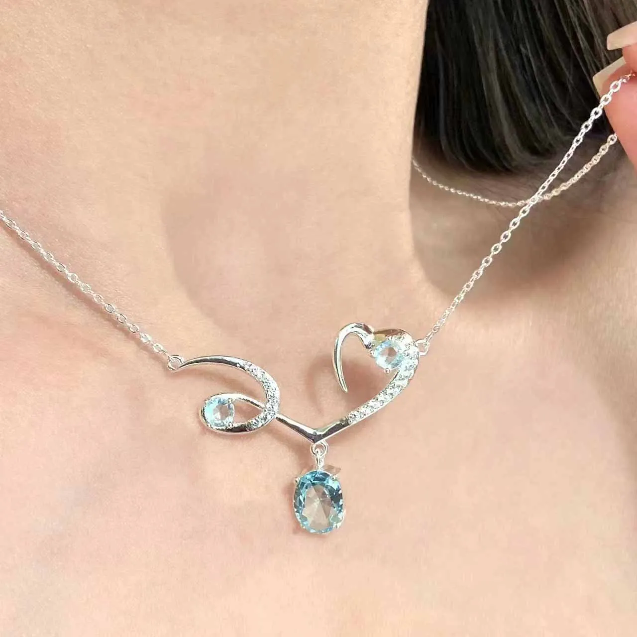 

Ожерелье с морскими синими драгоценными камнями, свежий и изысканный стиль, цепочка с бриллиантами в форме сердца, роскошный овальный кулон, серебро 925 пробы, ювелирные изделия.