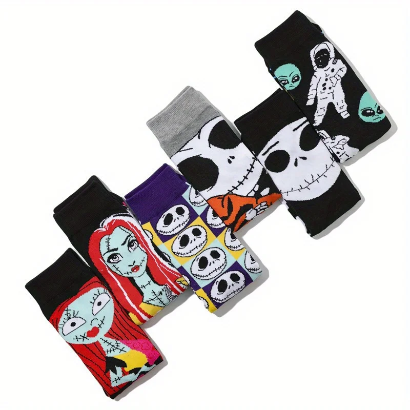 A pair of Skull Trendy Socks Fashion Cotton Socks Cartoon Personality Trend Men\'s and Women\'s Mid length Socks, Halloween Socks