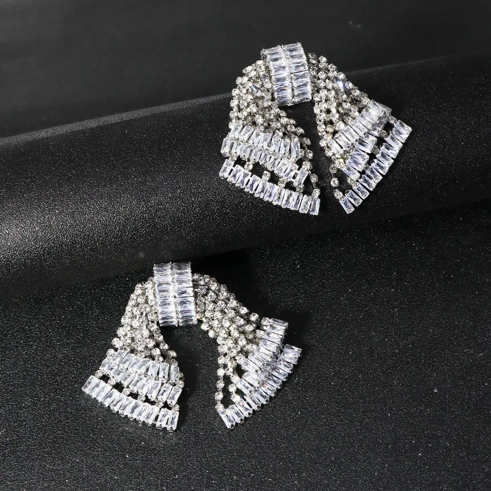 Immagine 5: Eleganti orecchini con nodo a farfalla in zirconi, gioielli scintillanti per feste quotidiane, squisiti orecchini a bottone per le donne, accessori alla moda