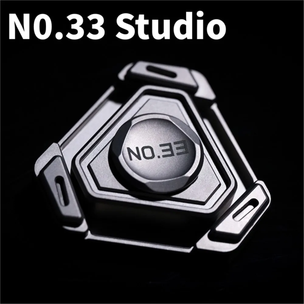 N0.33 Studio Stainless Steel Titanium EDC Linkage Gyro Stress Relief Toys Finger Spinner Desk Adults Three-Bladed Fidget Spinner