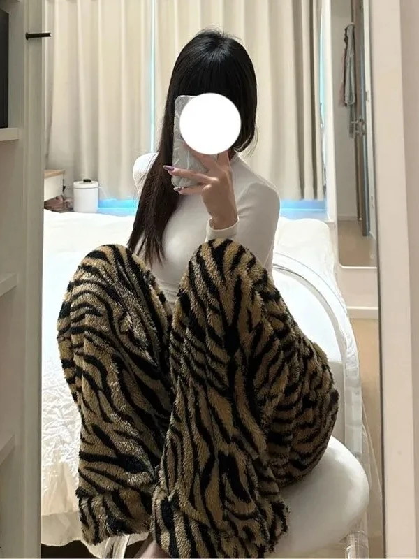

Women's Loose Straight Leg Pants Autumn Winter Vintage American Sle Home Leisure Trousers Lamb Velvet Tiger Print Wide Leg ...