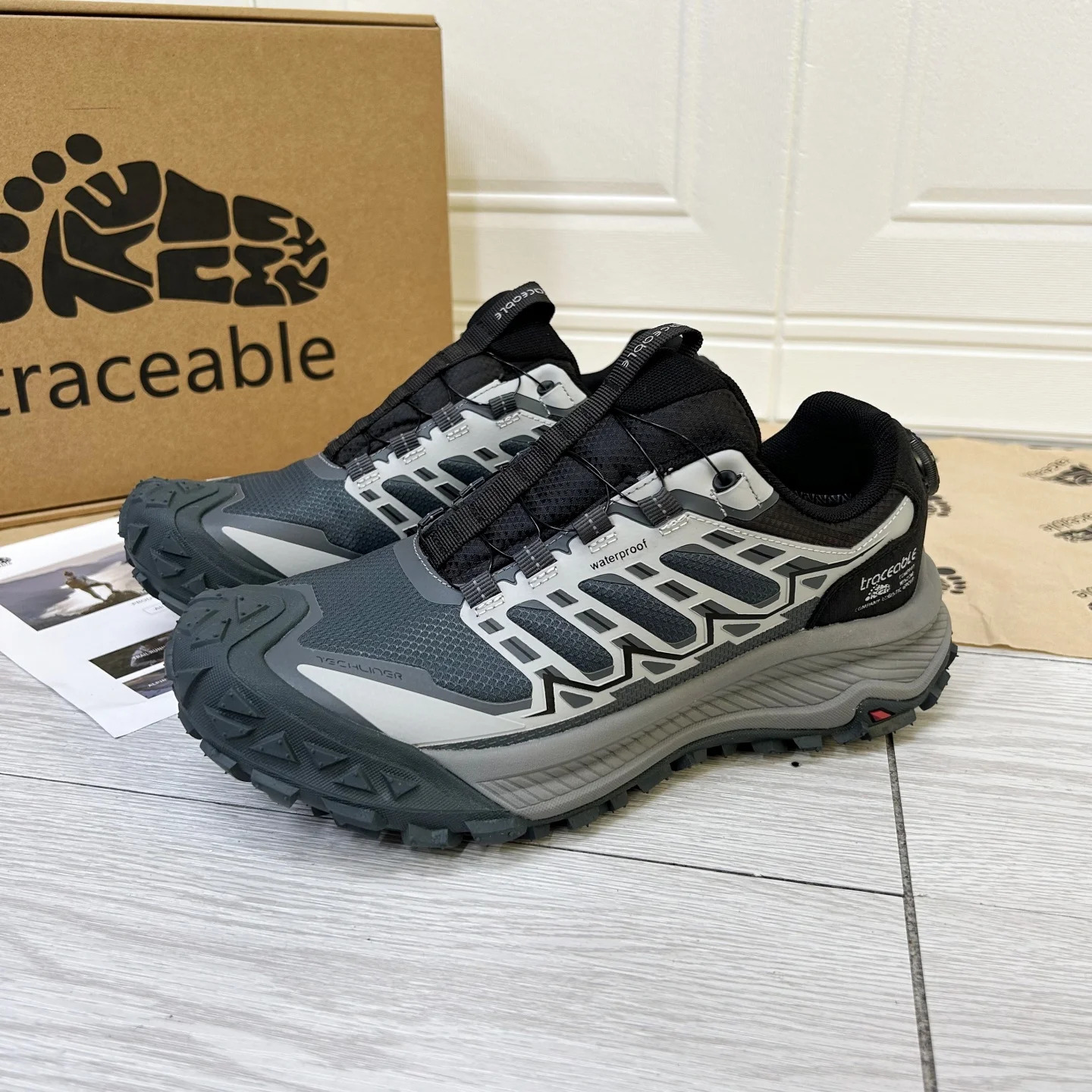 2025 New Off-Road Running Shoes Men's and Women's Anti-Slip Outdoor Sports Shoes Unisex Comfortable Walking Shoes and Trainers