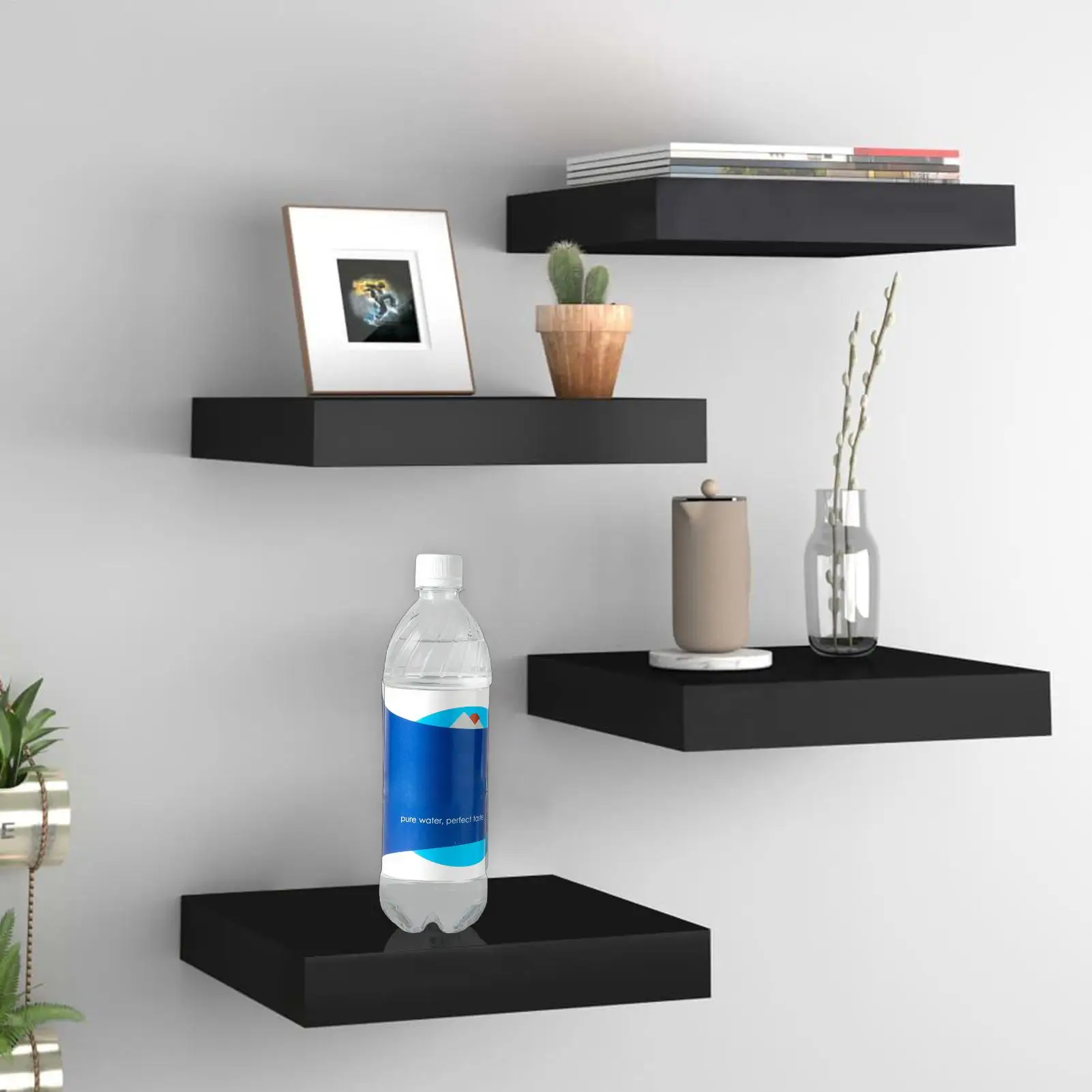 garrafa-de-Agua-com-compartimentos-ocultos-para-armazenamento-seguro-e-discreto-recipiente-de-seguranca-a-prova-de-violacao-design-inovador-e-espacoso