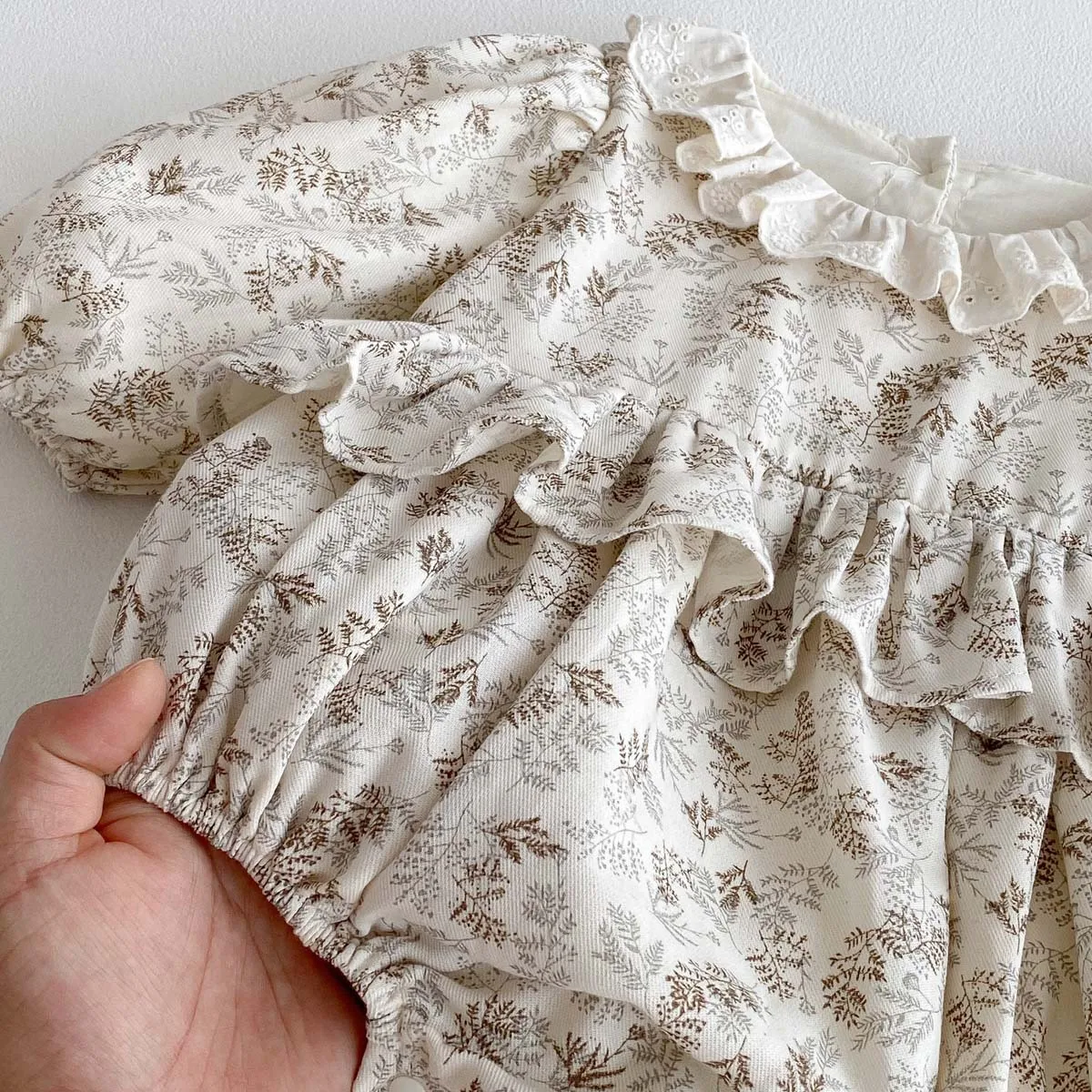 طفل الأزهار السروال القصير الربيع والخريف طويلة الأكمام الحلو خمر عارضة الدانتيل عبق السروال القصير ملابس الاطفال