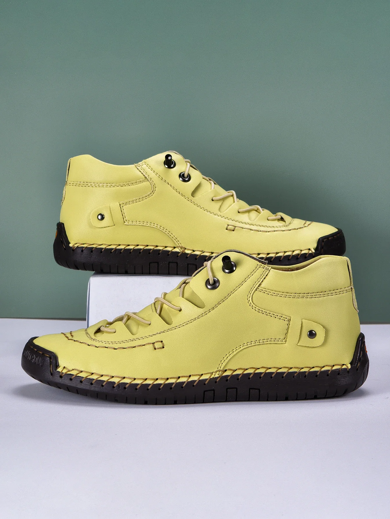 New Fashion Sneakers Women Hand-stitching Leather Casual Shoes Design Platform Loafers Breathable Flats Shoe Driving Plus Size