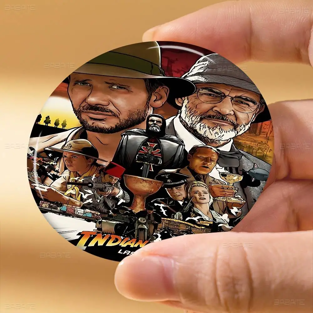 فيلم I-Indiana Jones دبوس زر ناعم مشرق مطبوعة أيقونة هدية للأصدقاء شارة طوق بروش التلبيب دبوس معدني