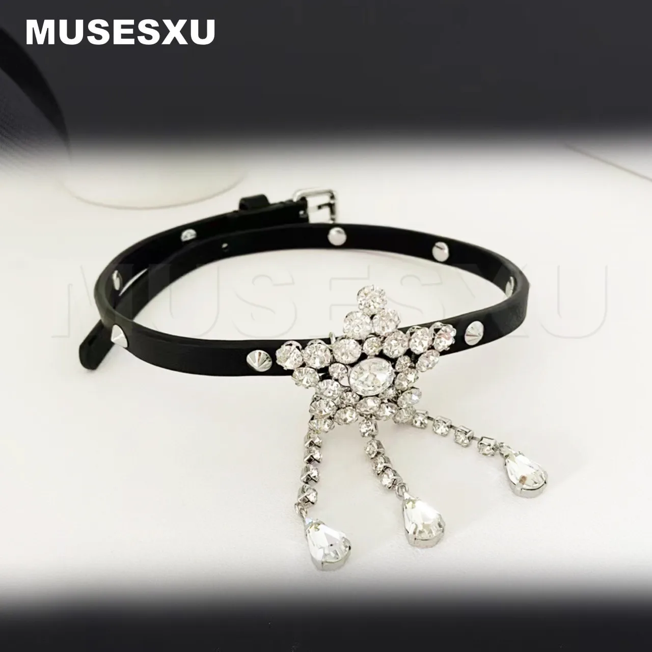 2022 Jewelry & Accessories Inlaid Crystal Star Tassel Pendant Willow Nail Black Leather Chocker & Girl's Short Necklace