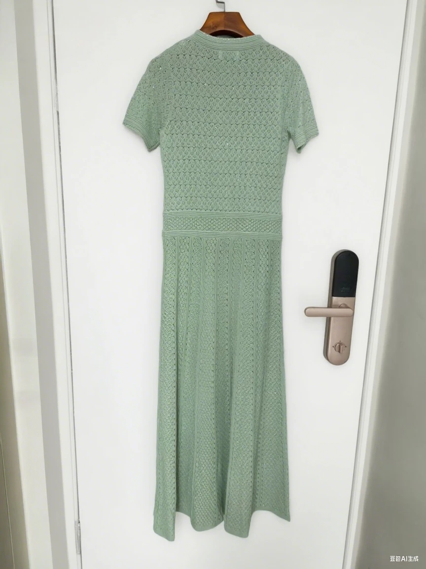 Spring Summer New Fashion Rhinestone Knit Long Dress Women Elegant O-Neck Pearl Button Short Sleeve Slim Robe Ladies