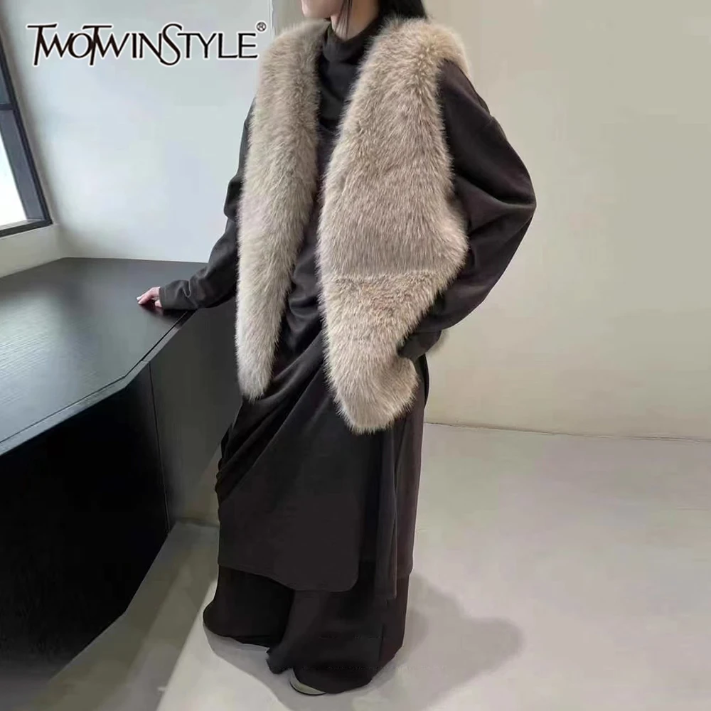 

TWOTWINSTYLE Solid Spliced Fur Basics Jacket Female V Neck Sleeveless Loose Light Luxury Women's Jackets Autumn Fashion Clothing