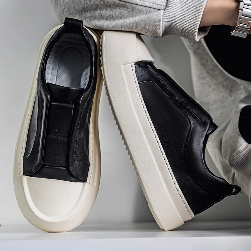 أحذية رجالية للربيع والخريف ذات نعل سميك، أحذية رياضية كاجوال من الجلد عالي الجودة، أحذية بيضاء عصرية مريحة للطلاب