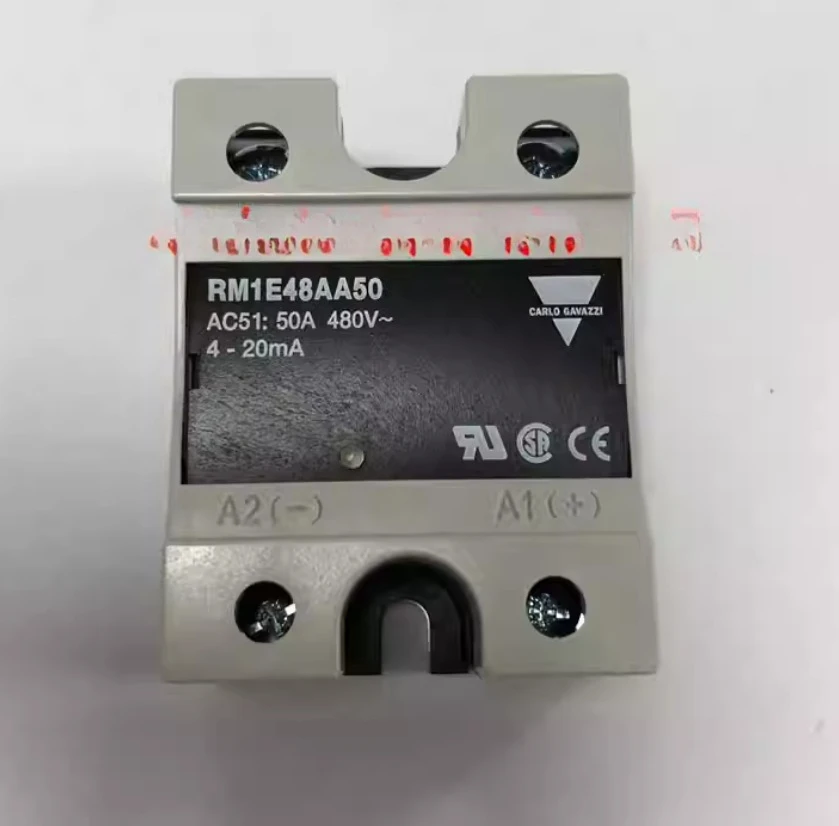 

Новый оригинальный выключатель CARLO RM1E48AA50 RM1E48AA100