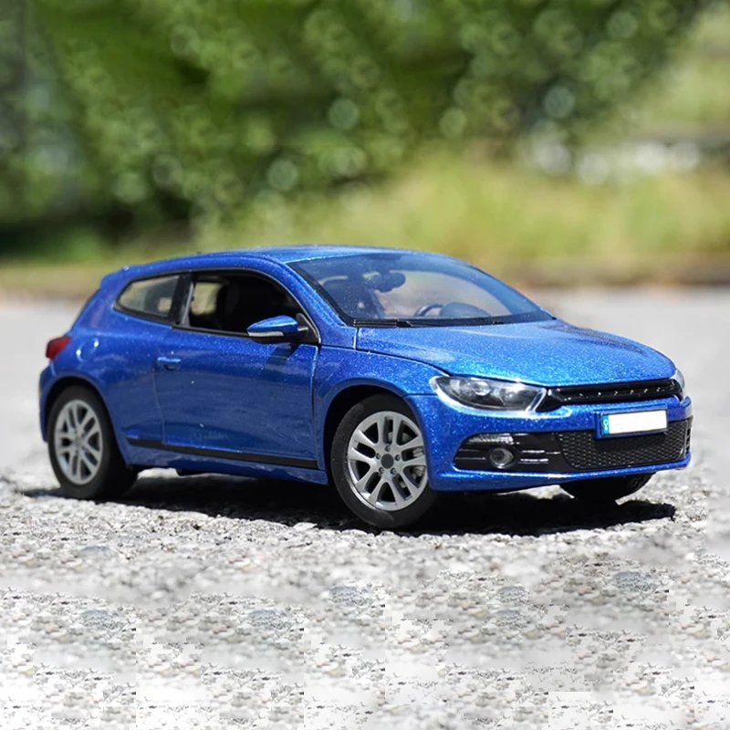 Welly Diecast 1:24 Scale Scirocco Alloy Car Model Finished Product Simulation Toy Collection Gift Static Model Display