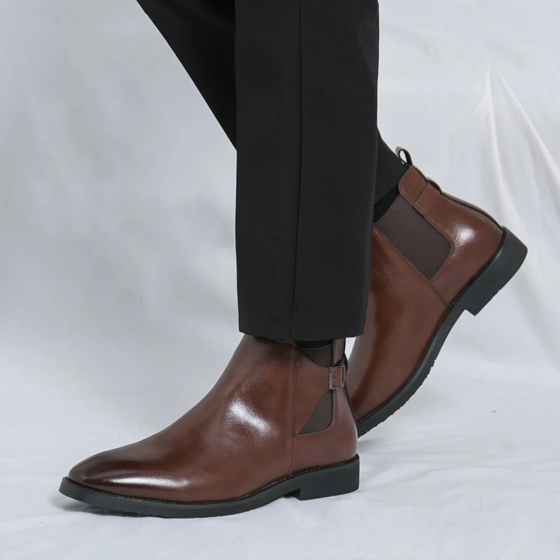 

Мягкие дышащие ботинки челси в модном британском стиле, высокие мужские ботинки, универсальные кожаные ботинки для городского делового и офисного использования.
