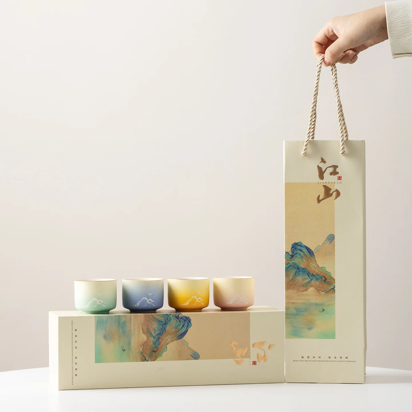

HYS creative gold painting gradual change thousands of miles of Jiangshan teacup four cups master cup Jiangshan mountains
