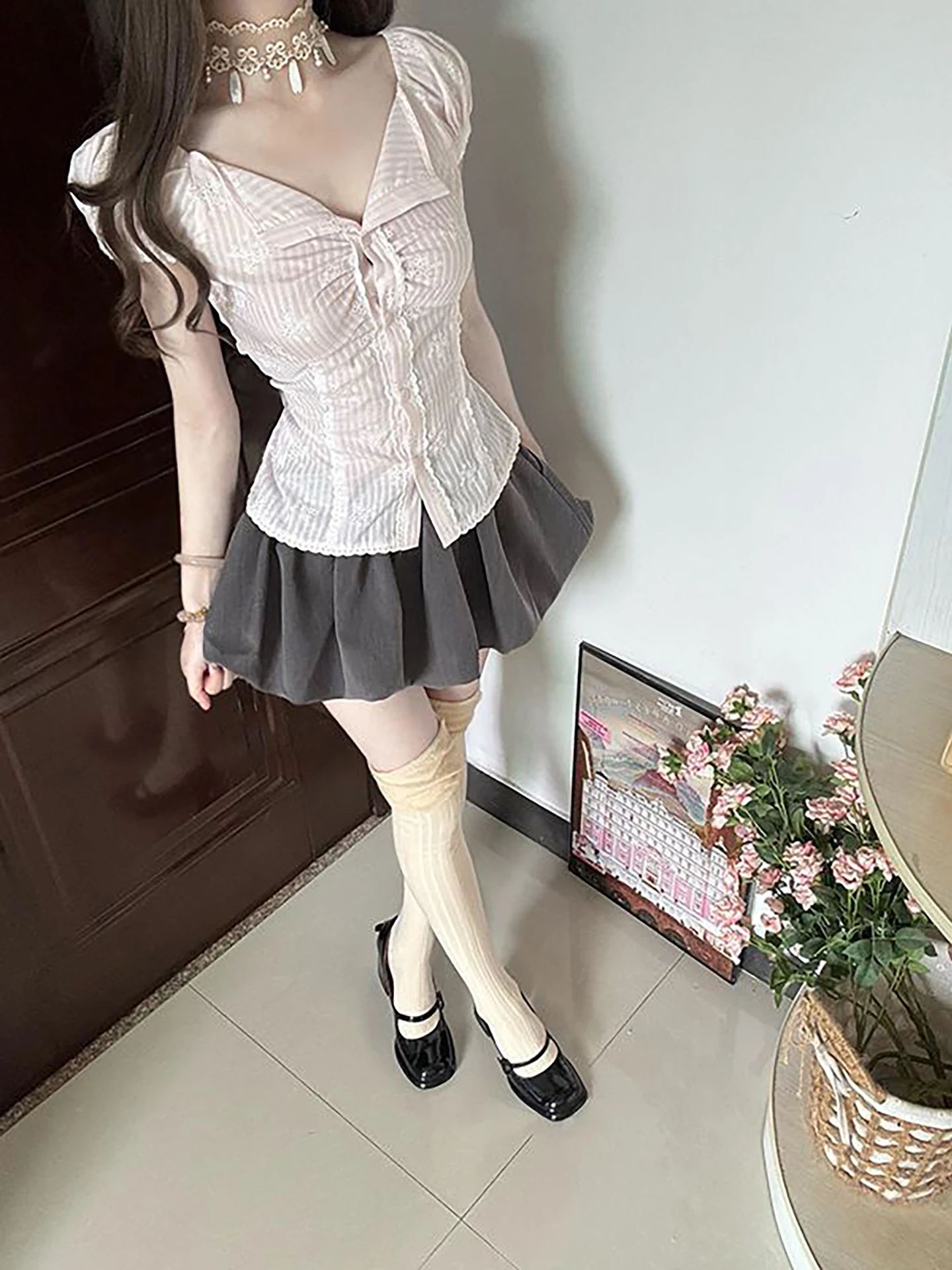 

Elegant Grey Ruffle Shirt And Skirt Set Summer Fashion Women's Ensemble High Waist Short A-Line Skirt Matching Floral Print