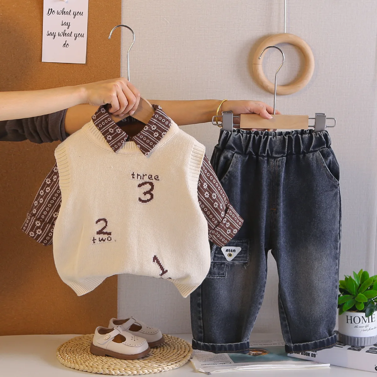 2026年春秋キッズ男の子3点セットベビー男の子ノースリーブセーターベスト-シャツ-ジーンズスーツ子供冬服