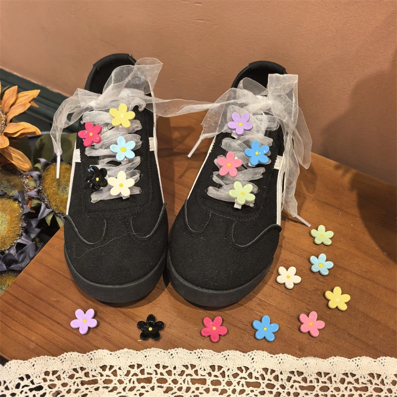 

New Flower Shoe Buckle Set Cute Cherry Blossom DIY Hole Shoes Sandals Slippers Dressing Accessories Sports Shoes Laces Charms