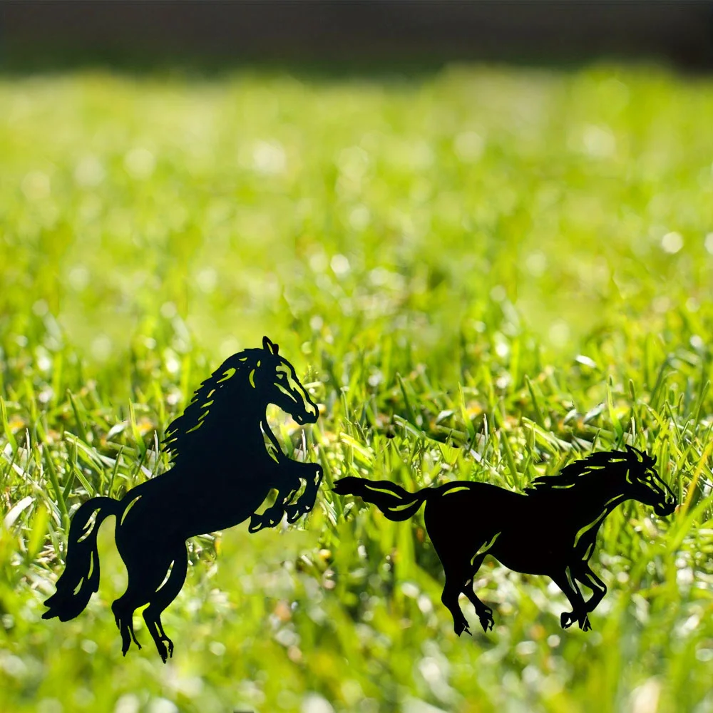 Chic Horse Silhouette Metal Garden Stakes | Ideal for Horse Lovers | Decorative Yard Art & Lawn Ornaments for Both Men & Women