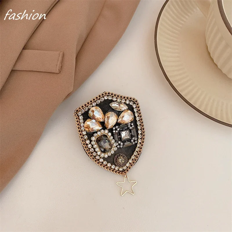 Vintage Medieval Niche Court Style Brooch Small Fragrance Baroque Design Brooch Temperament Women\'s Clothing Accessories Corsage