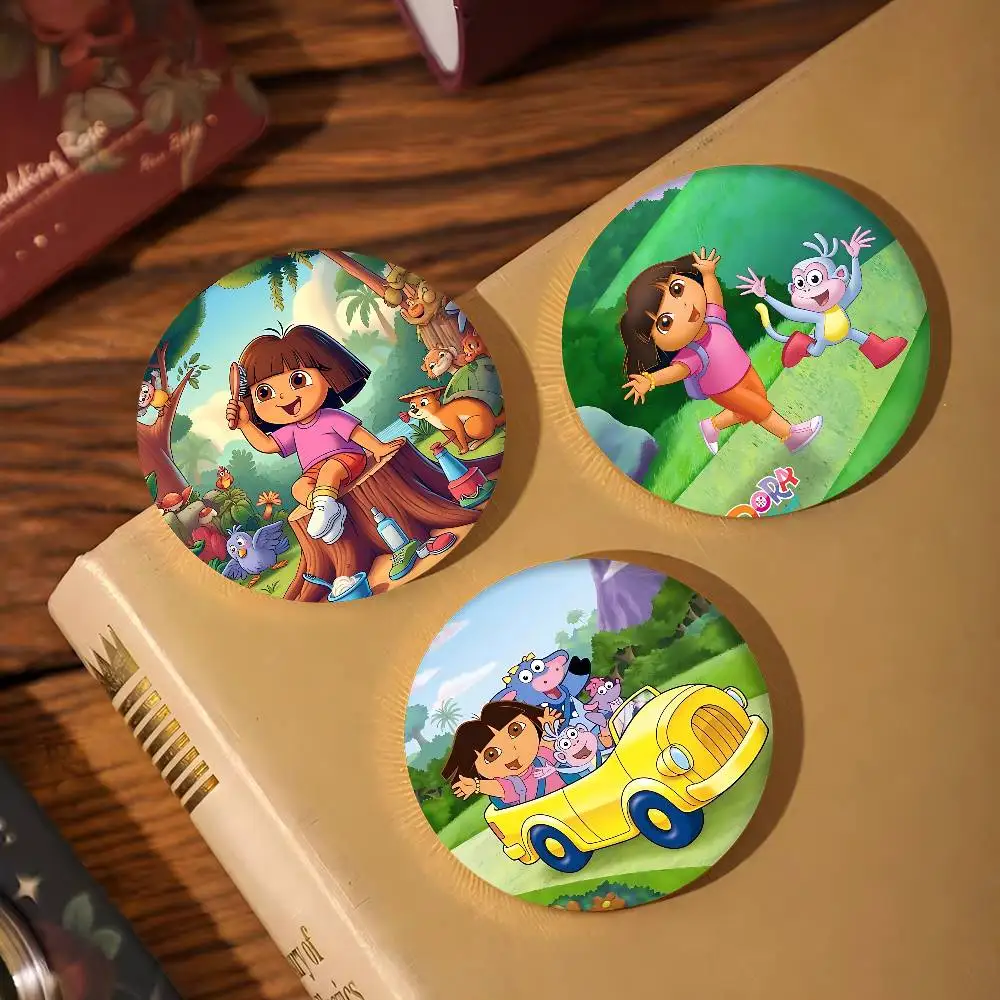 شارات كارتون دورا-the-Explorer 32/44/58 مللي متر دبابيس مستديرة دبابيس مصنوعة يدويًا لحقيبة الظهر إكسسوارات مجوهرات هدايا شارة إبداعية