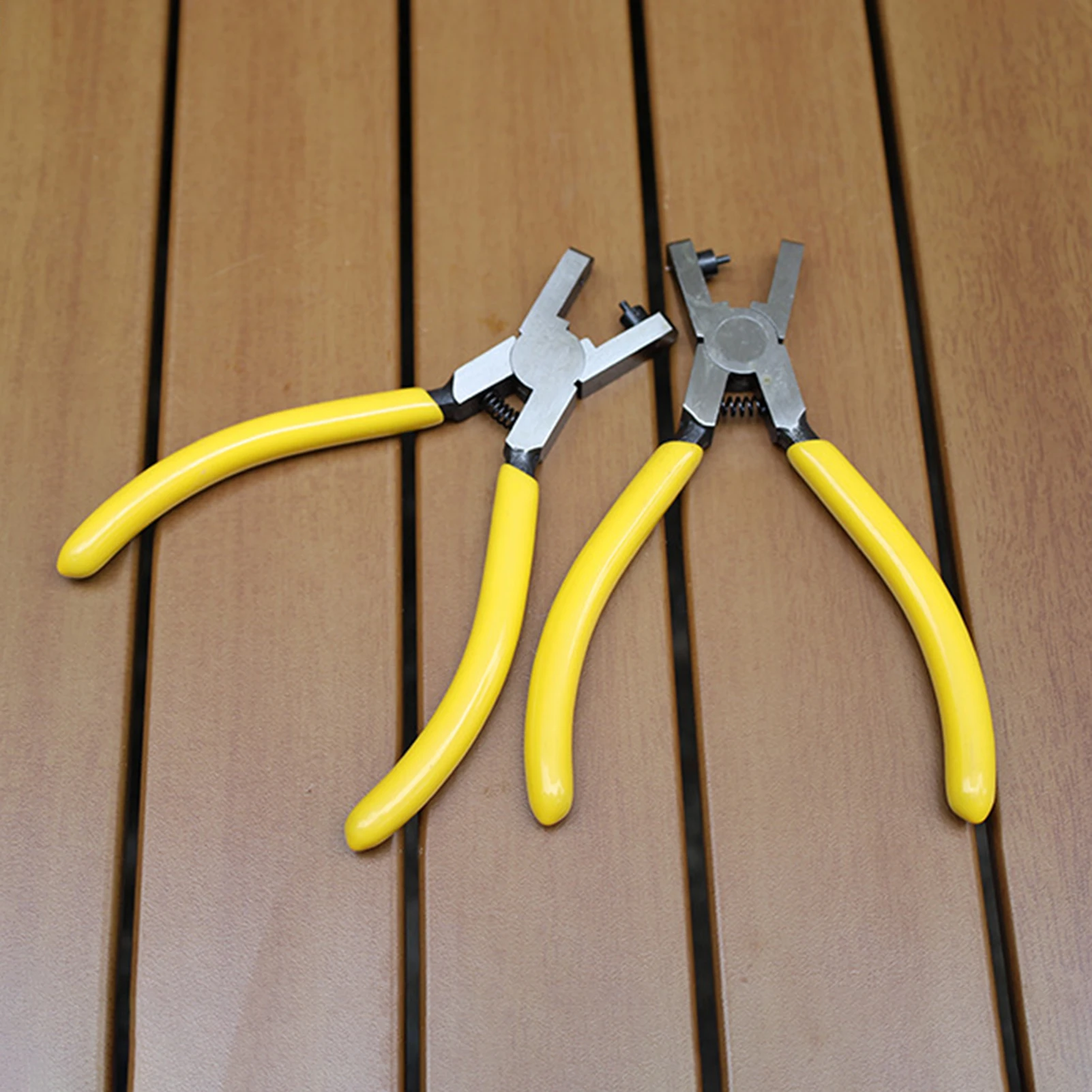 Shoe Strap Hole Puncher Pliers with Ergonomic Handle Easy to Use Wide Application Watch Band Hole Punch Pliers