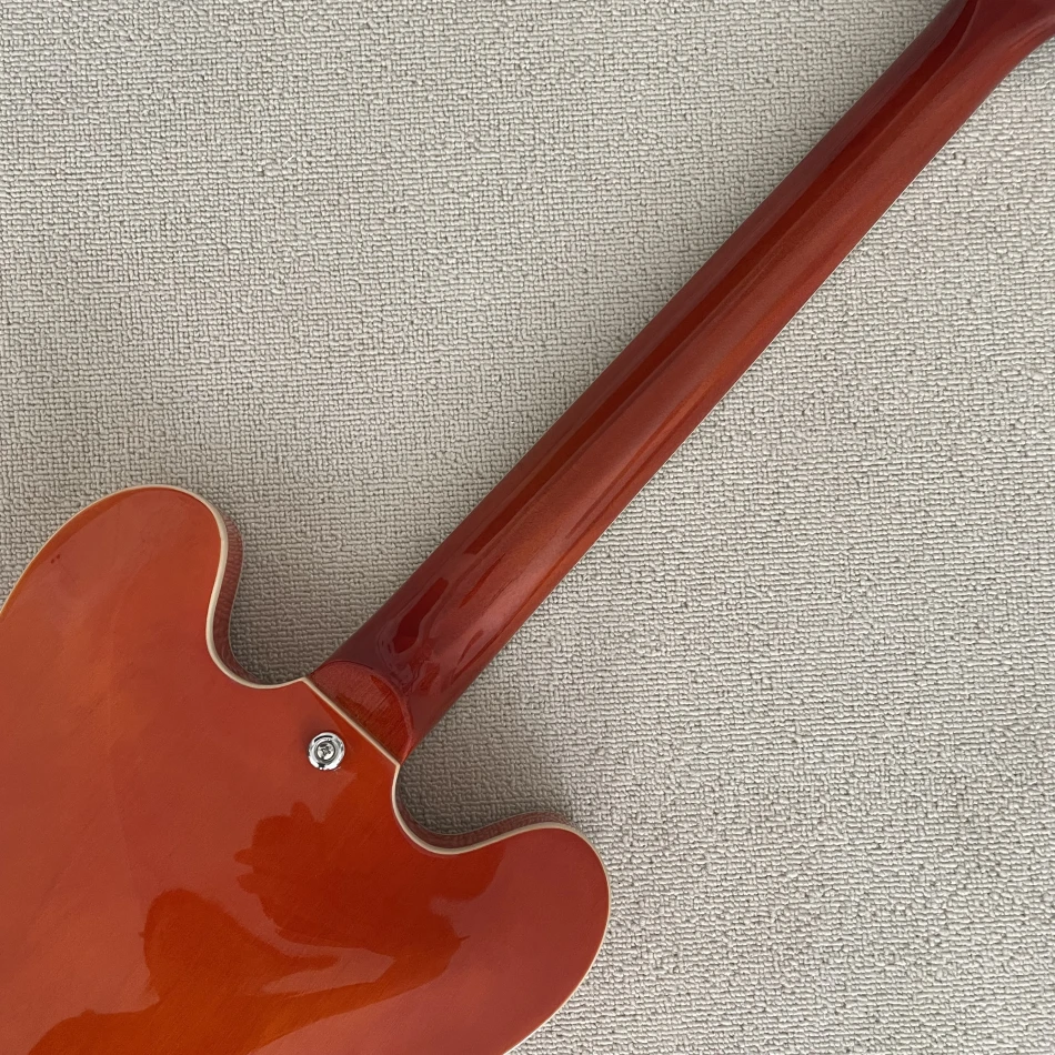 صنع في الصين، جيتار كهربائي مجوف لموسيقى الجاز، أجهزة كروم، بيك اب HH، جسم جيتار خشب القيقب، توصيل مجاني