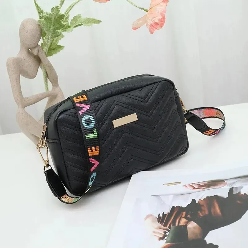 

Embroidered PU Camera Bag, Small Square Shoulder Bag, Casual and Versatile