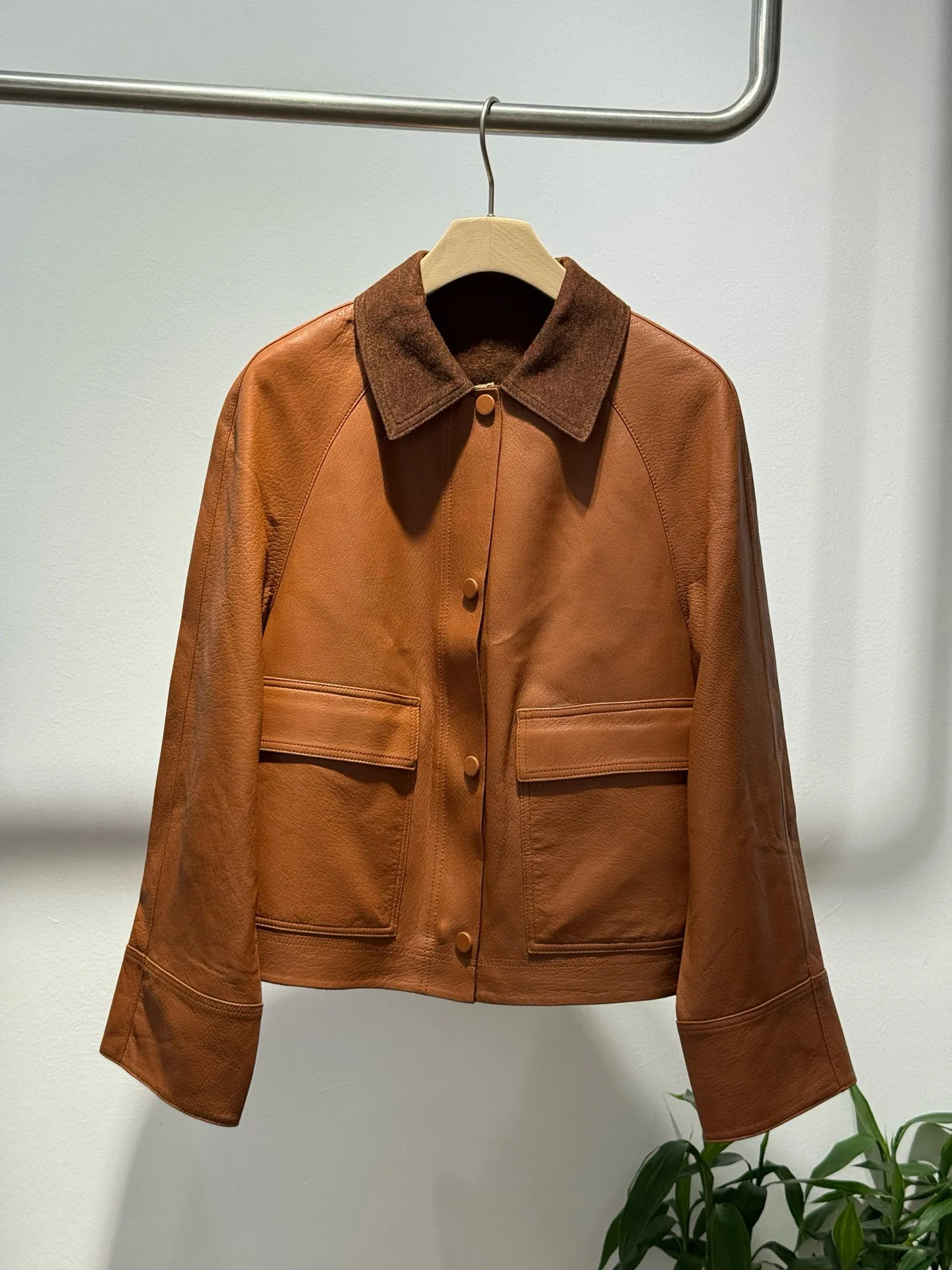 Giacca in pelle di pecora con risvolto vintage da donna nuova autunno di alta qualità
