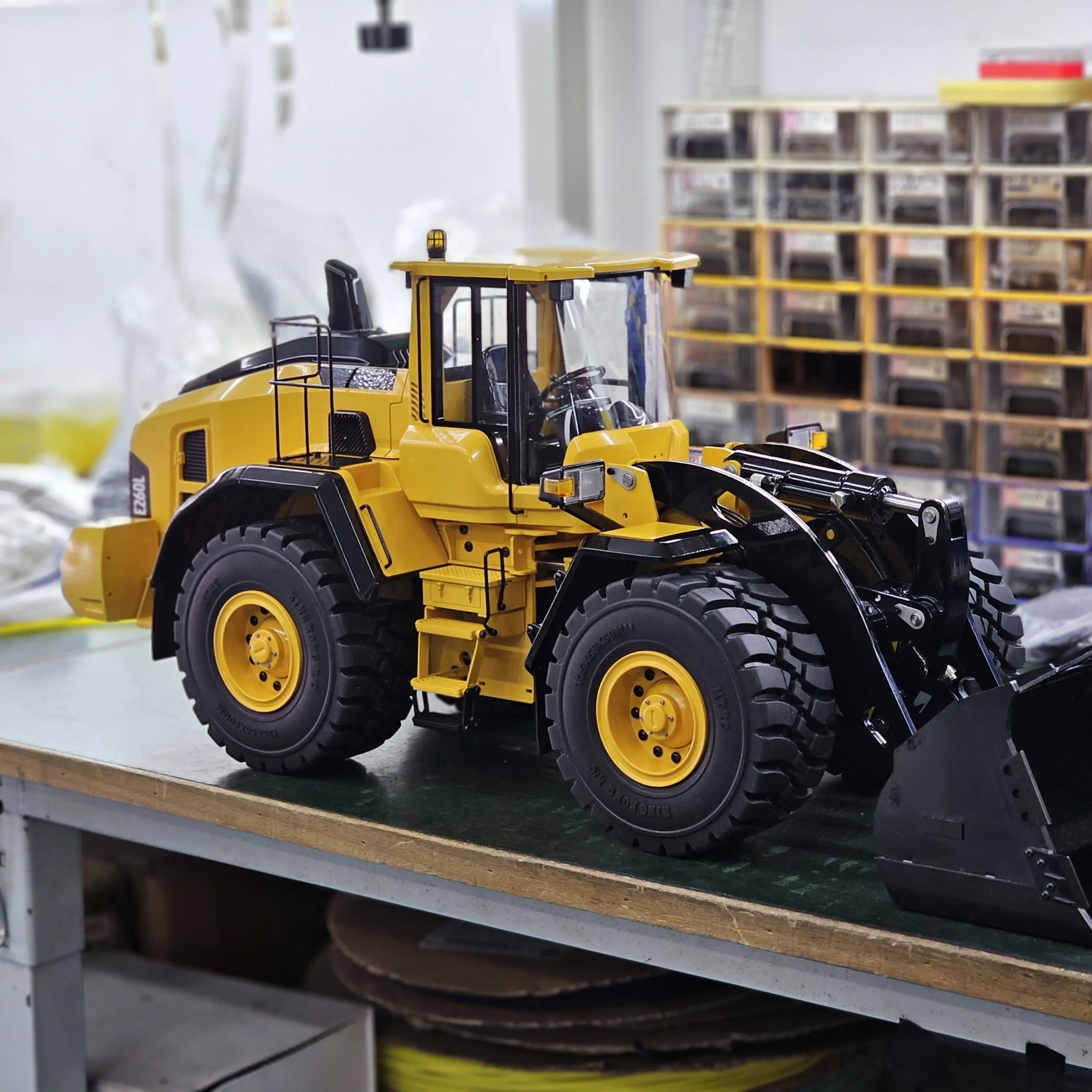MTRC 1/14 RC Hydraulic Loader E260L RTR รุ่นโลหะวิทยุควบคุม Heavy เครื่อง ST8 วิทยุแบตเตอรี่อุปกรณ์ก่อสร้าง